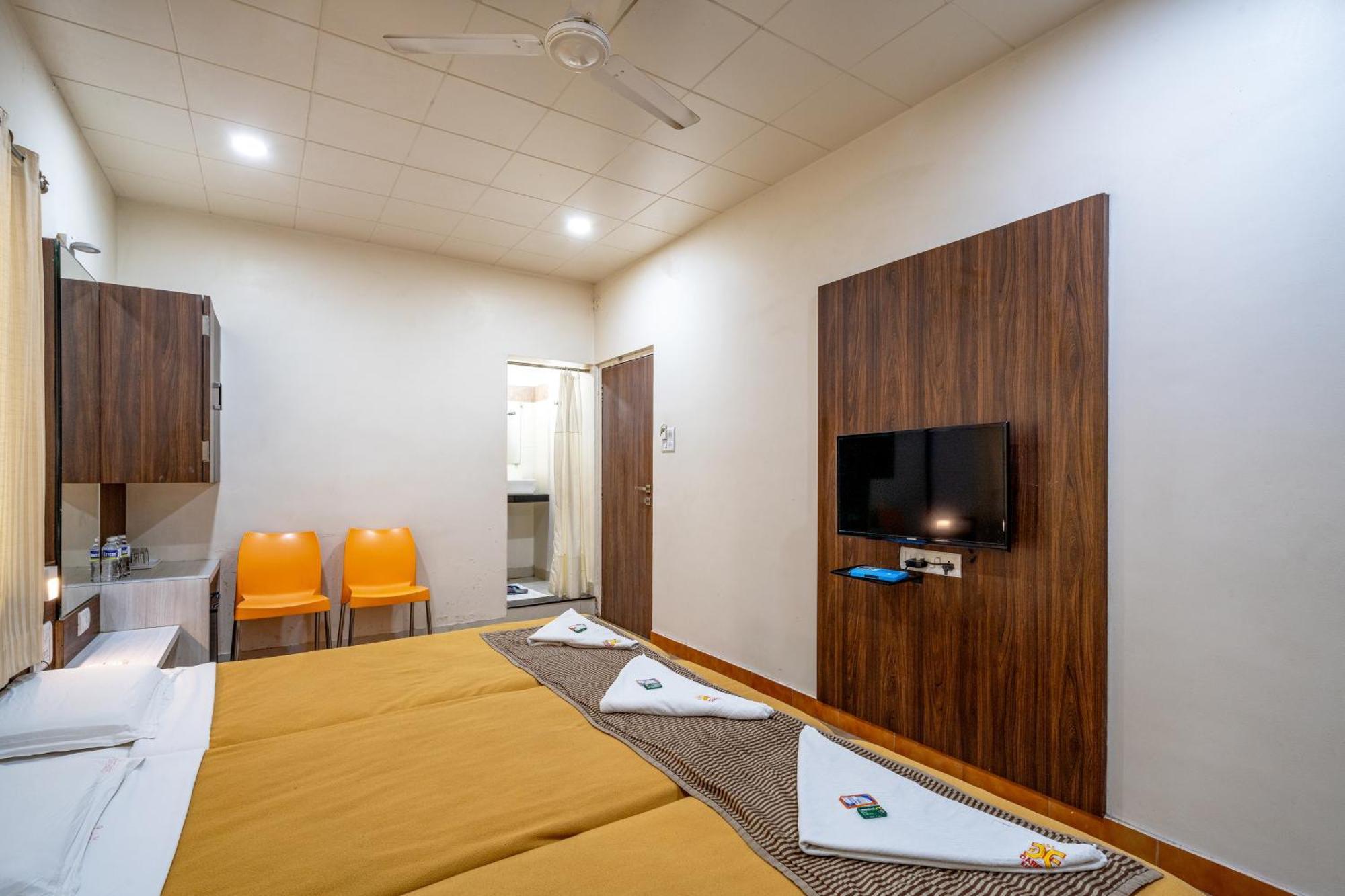 Hotel Darshan Executive Tuljapur Exterior foto
