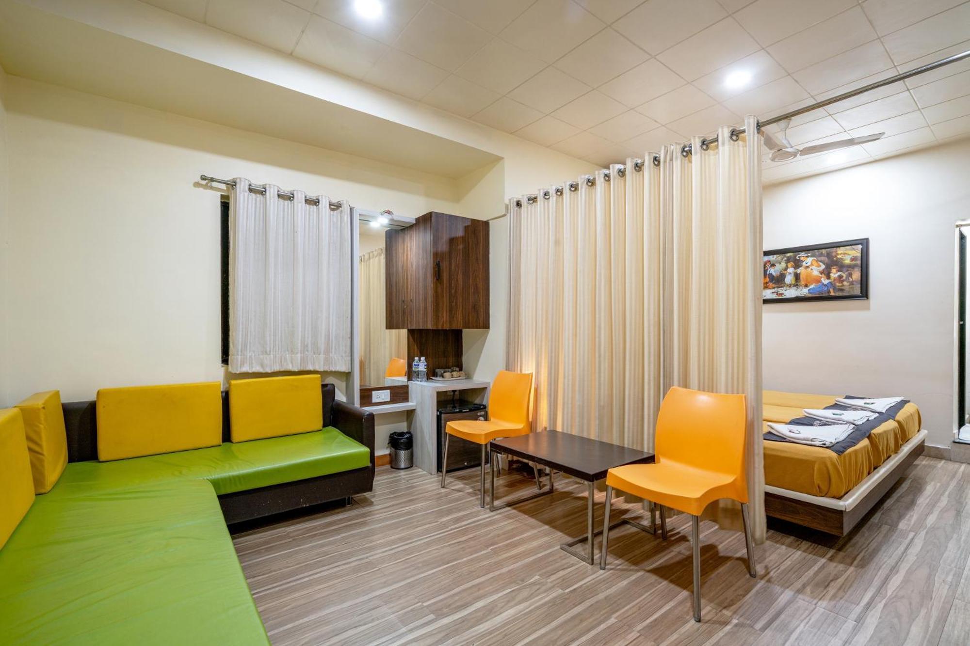 Hotel Darshan Executive Tuljapur Exterior foto