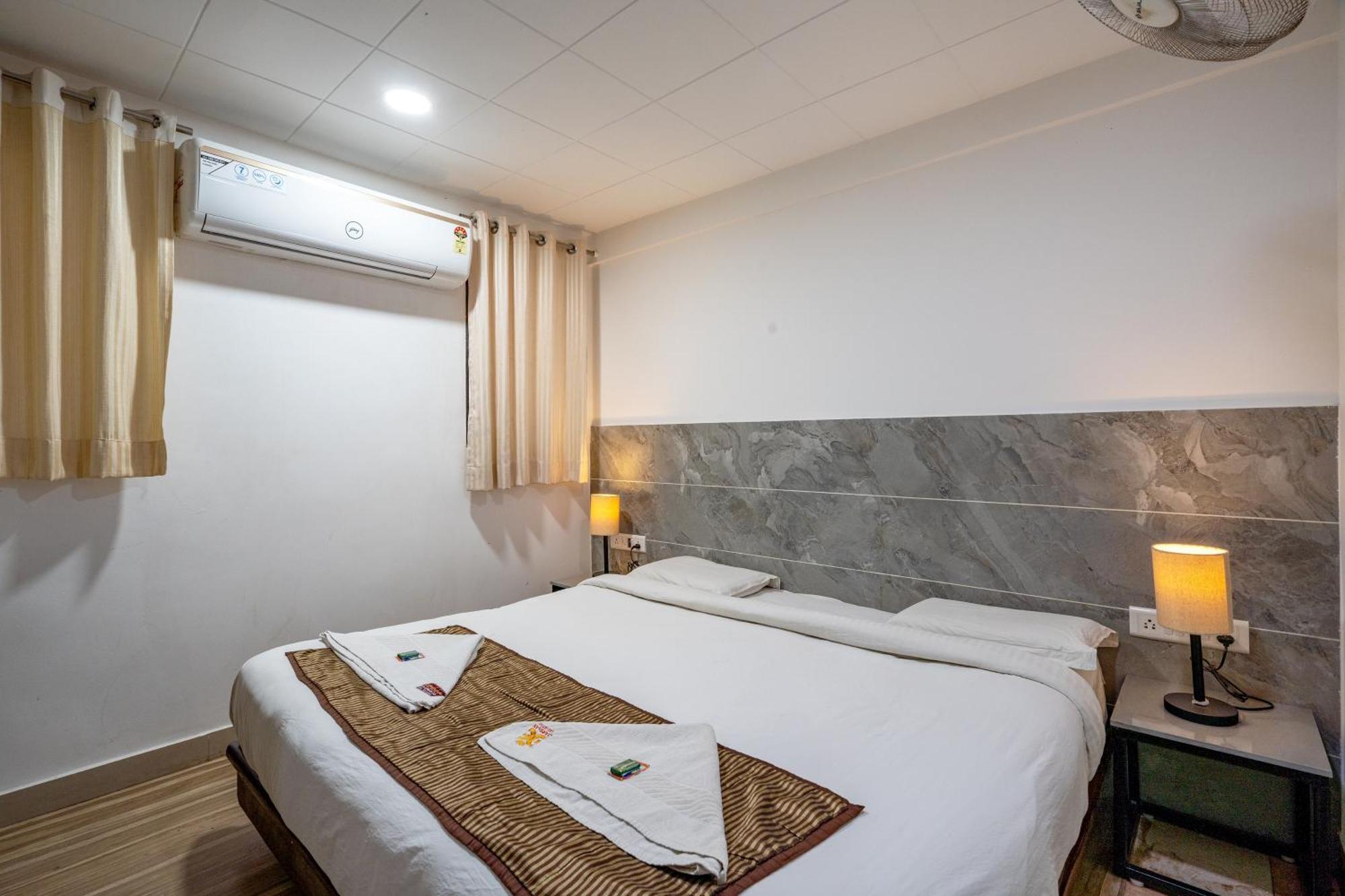 Hotel Darshan Executive Tuljapur Exterior foto